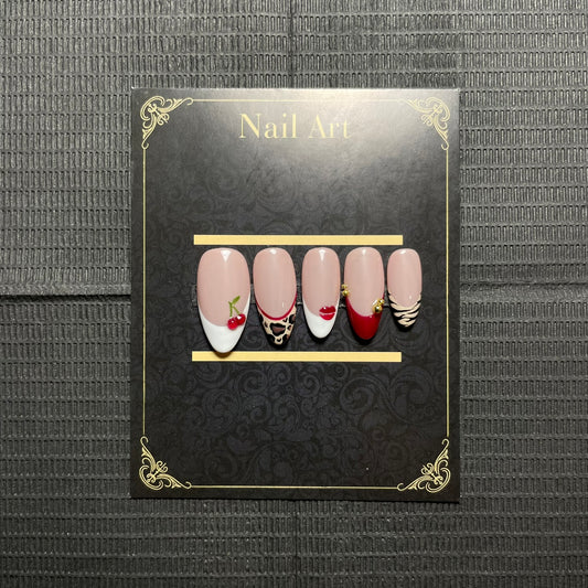 Faux ongles Kiss & Tell style romantique et audacieux C'Sha Nails