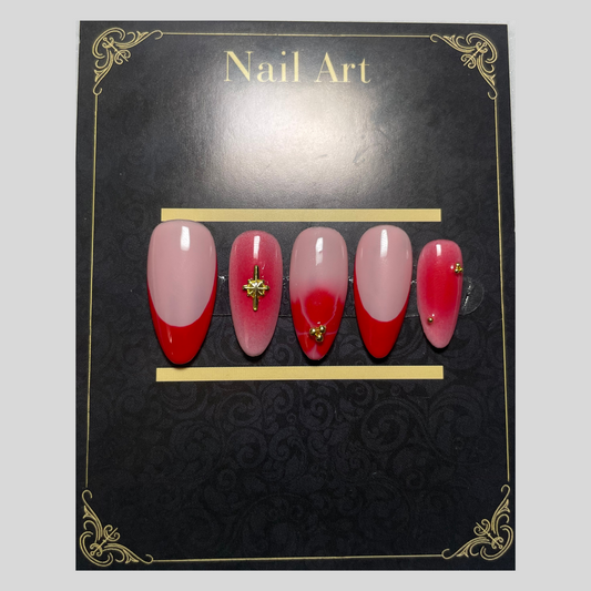 Faux ongles Berry Blush rose berry dégradé avec détails dorés C'Sha Nails