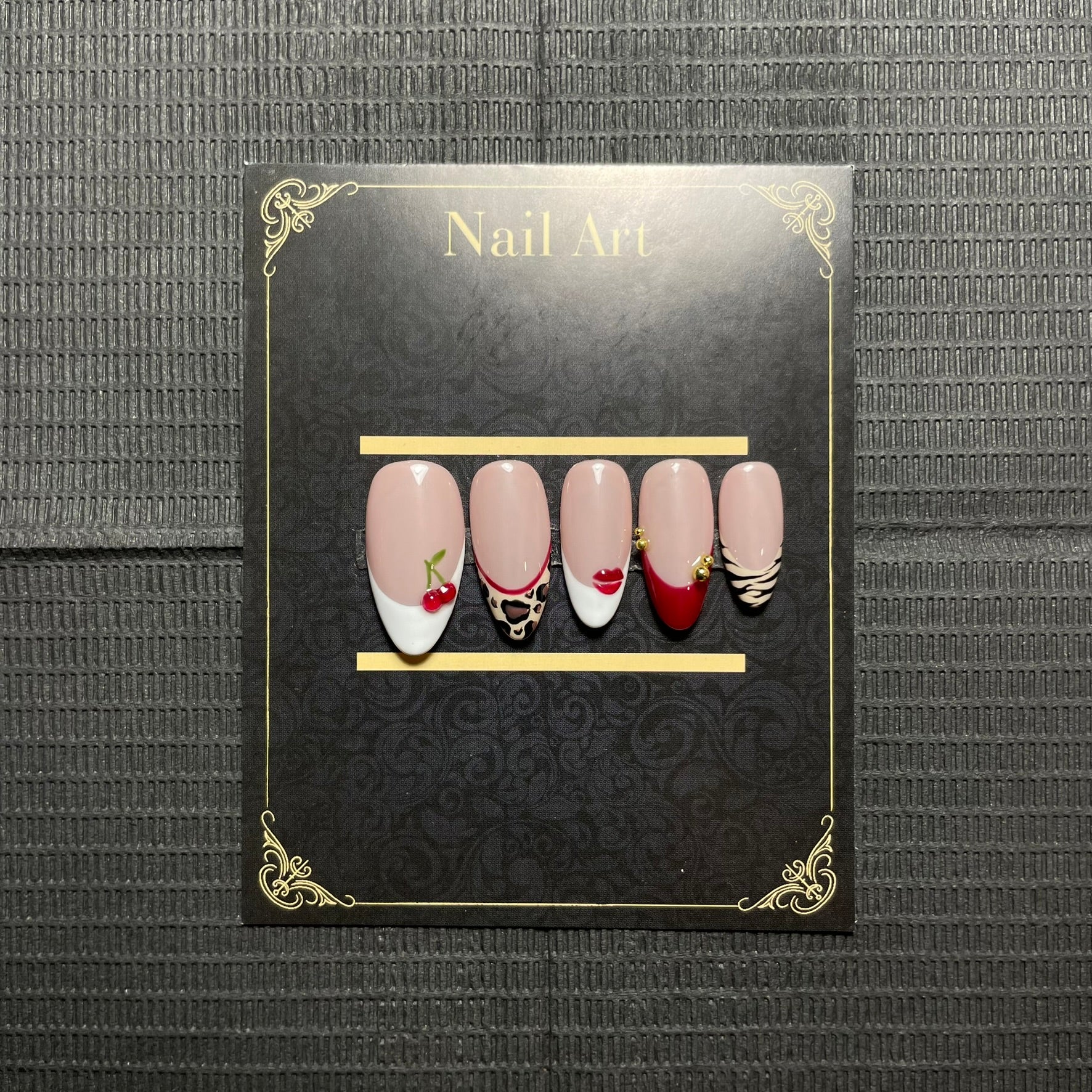 Faux ongles Kiss & Tell style romantique et audacieux C'Sha Nails