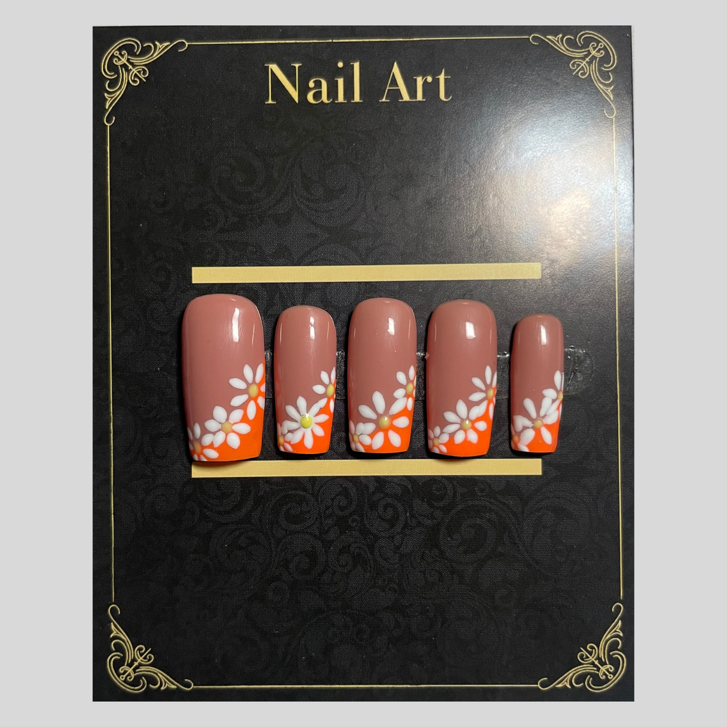 Faux ongles Lucerne & Daisy motif floral marguerites champêtre C'Sha Nails