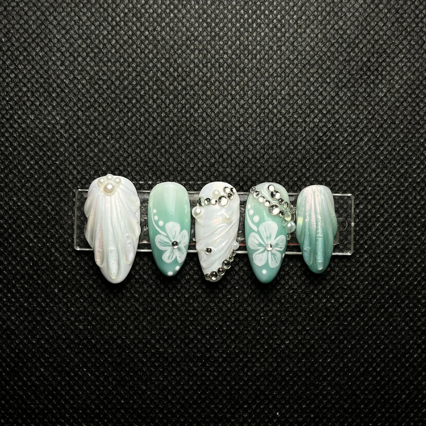 Press-on nails Aloha Lagoon bleu lagon tropical inspiration hawaïenne C'Sha Nails