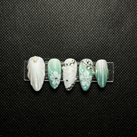 Press-on nails Aloha Lagoon bleu lagon tropical inspiration hawaïenne C'Sha Nails