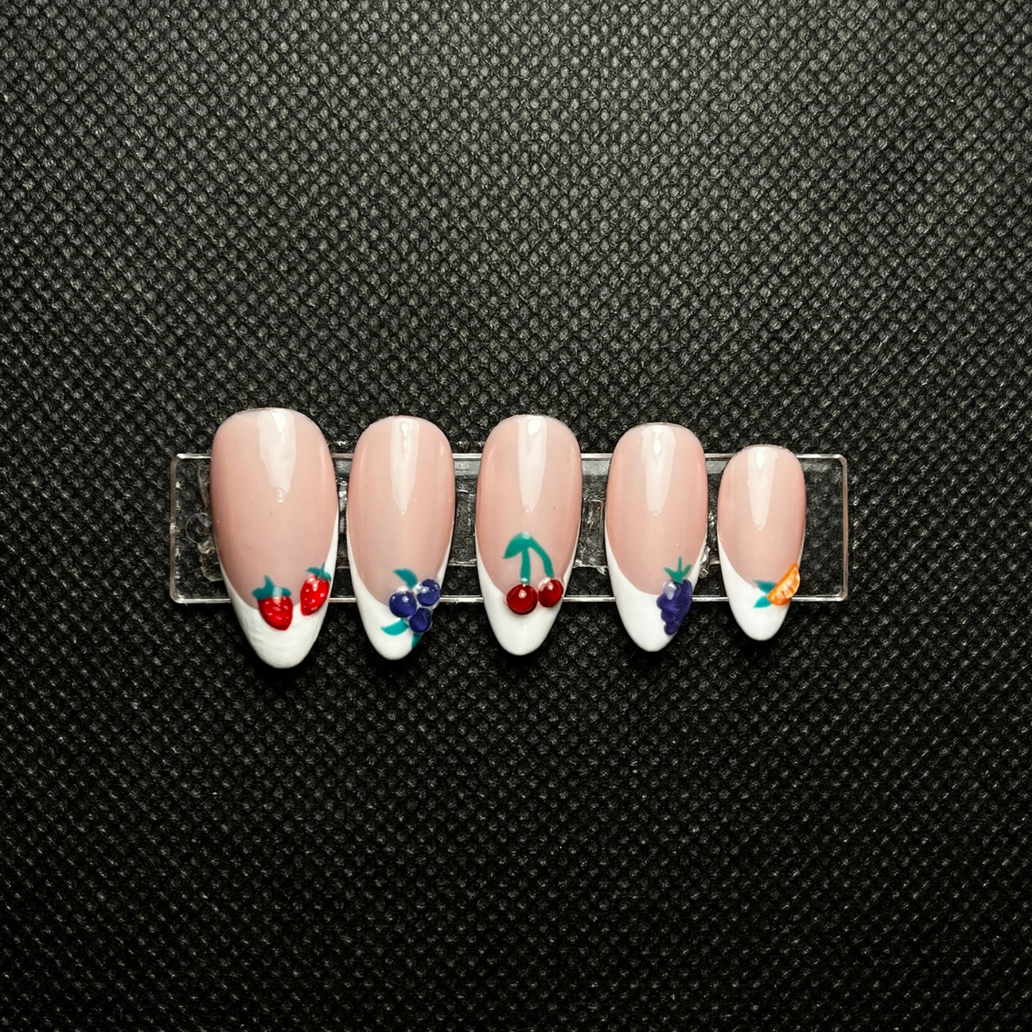 Press-on nails Fruity French manucure française colorée style fruité C'Sha Nails