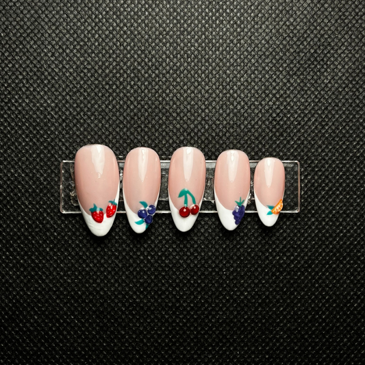 Press-on nails Fruity French manucure française colorée style fruité C'Sha Nails