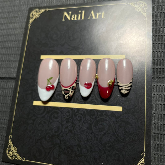 Press-on nails Kiss & Tell style romantique et audacieux C'Sha Nails