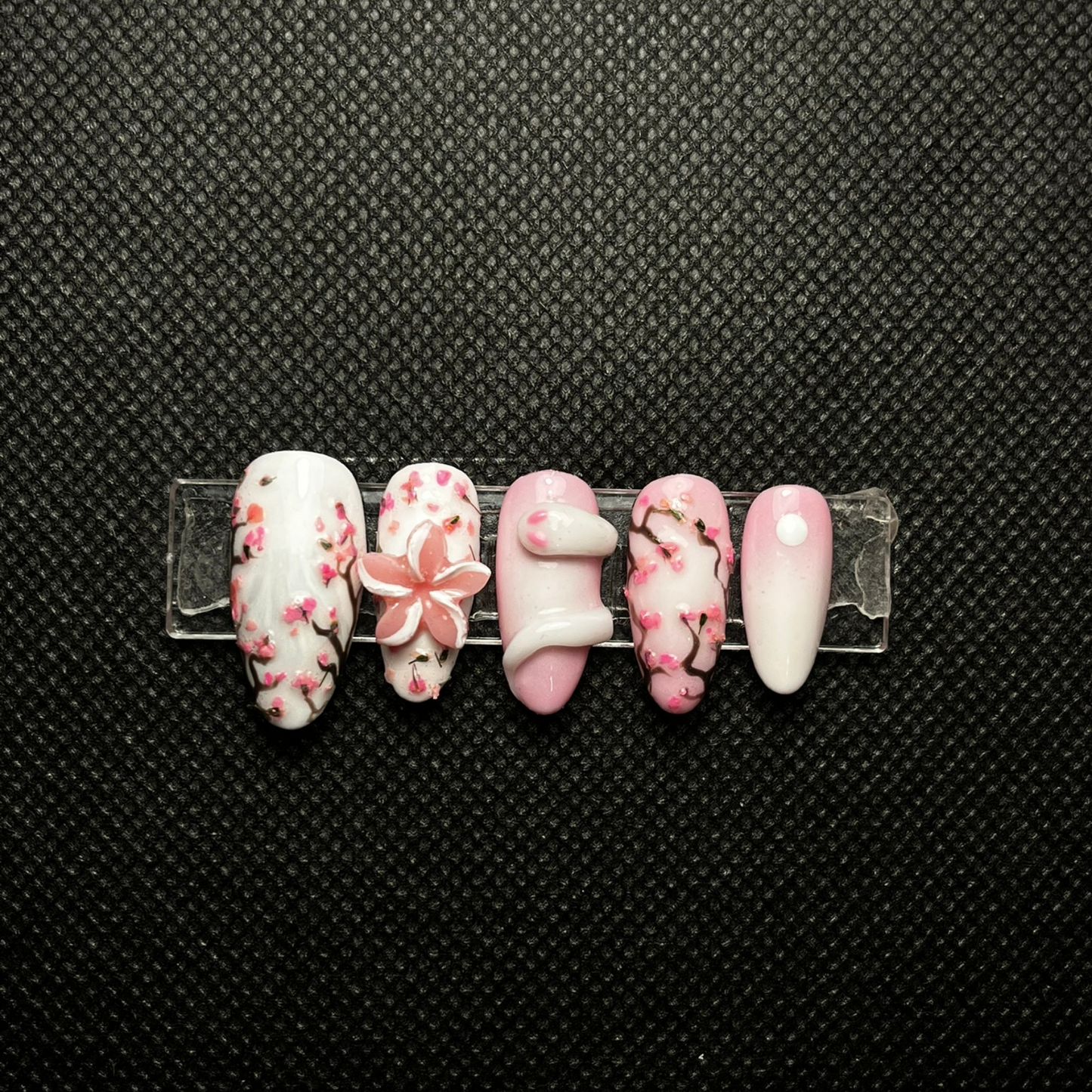 Press-on nails Nara Bloom rose cerisier japonais inspiration florale C'Sha Nails