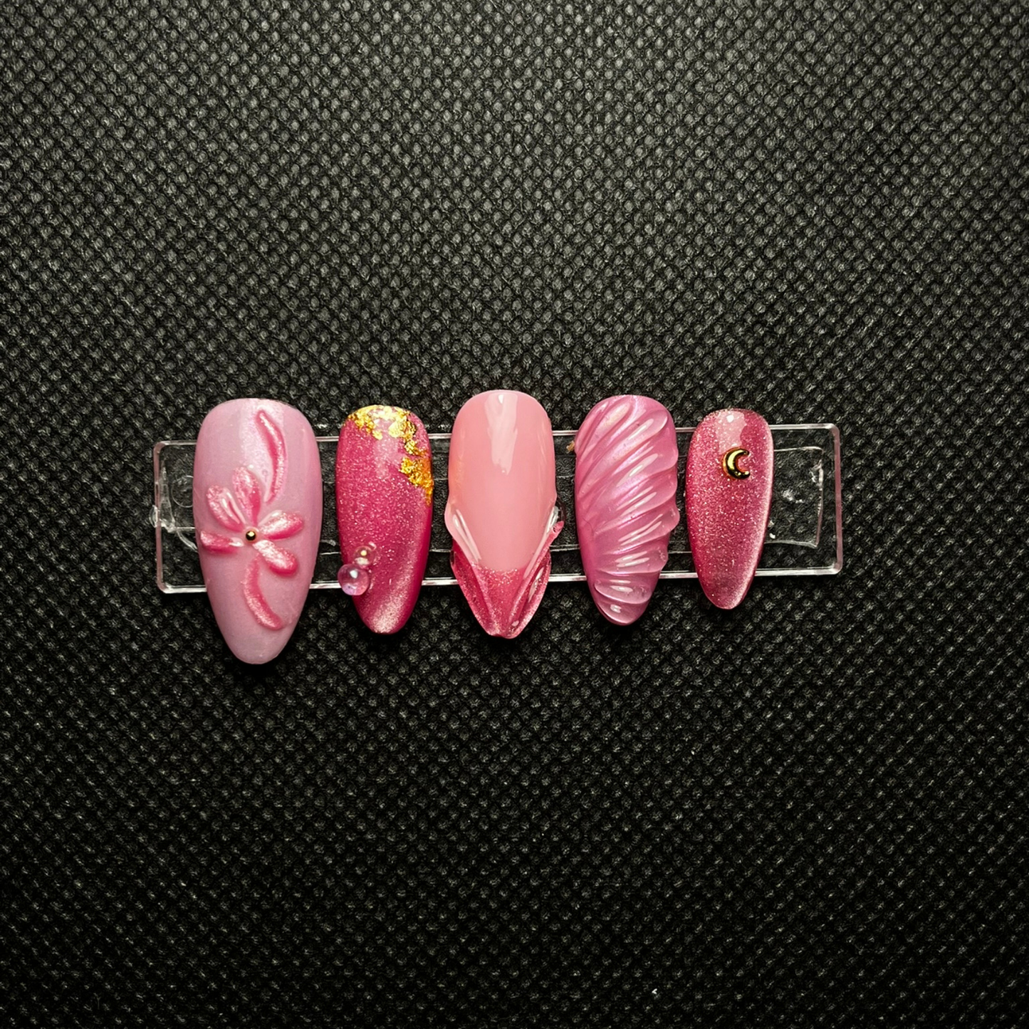 Press-on nails Pétale de Velours rose cat-eye nacré avec paillettes C'Sha Nails