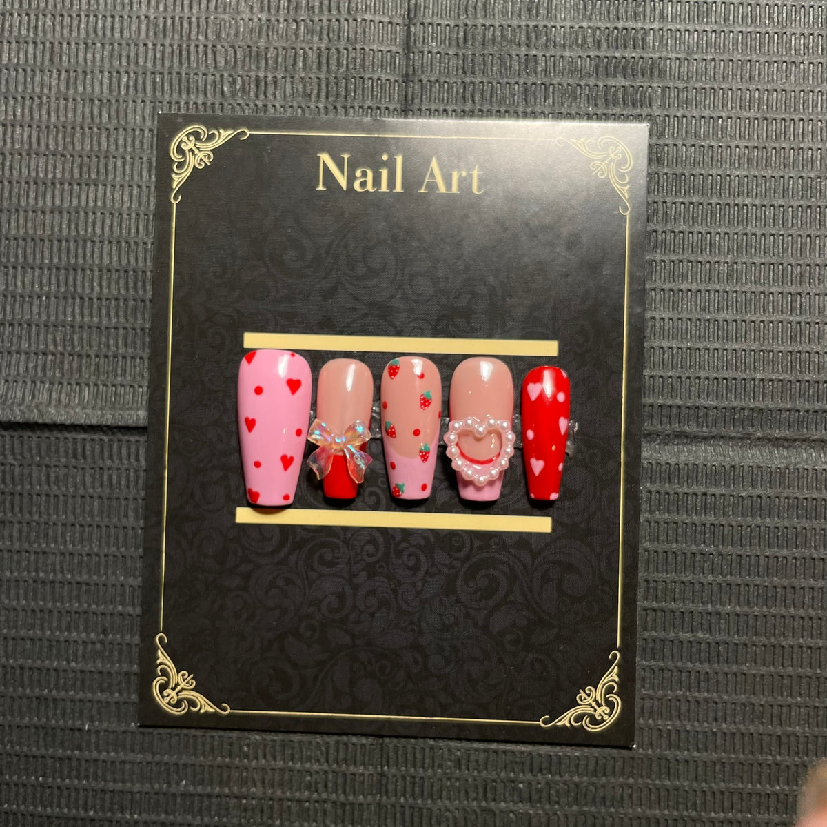 Press-on nails Sweet Temptation fraises cœurs nœud scintillant rose rouge C'Sha Nails