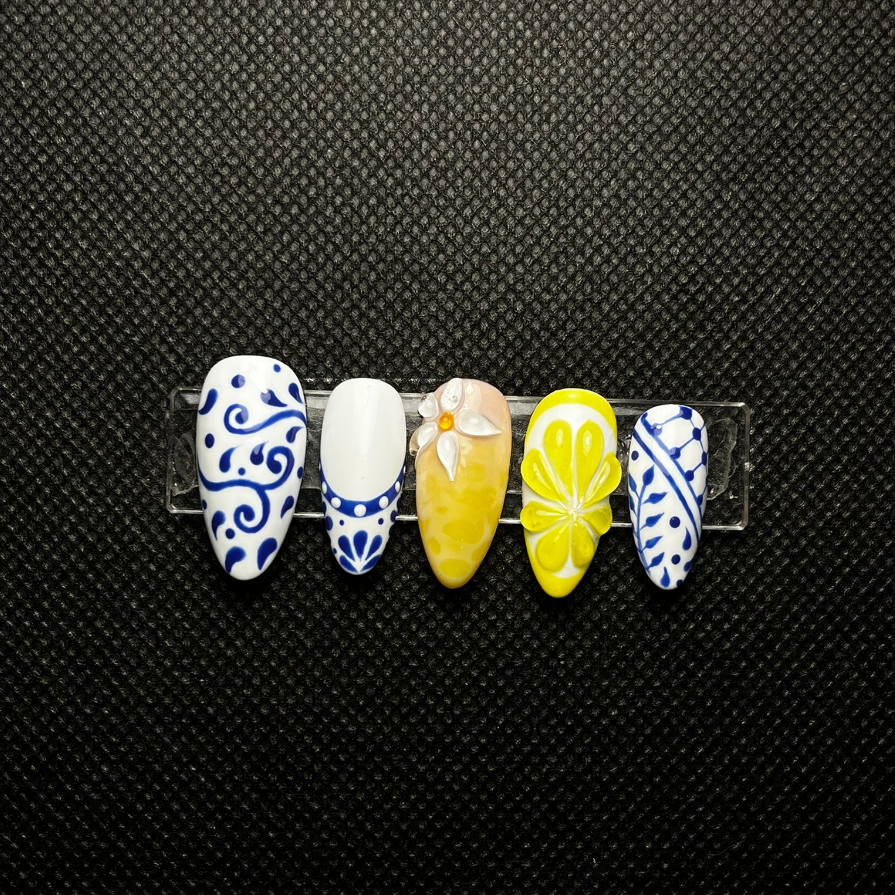 Press-on nails Zeste de Sicile jaune citron inspiration méditerranéenne C'Sha Nails